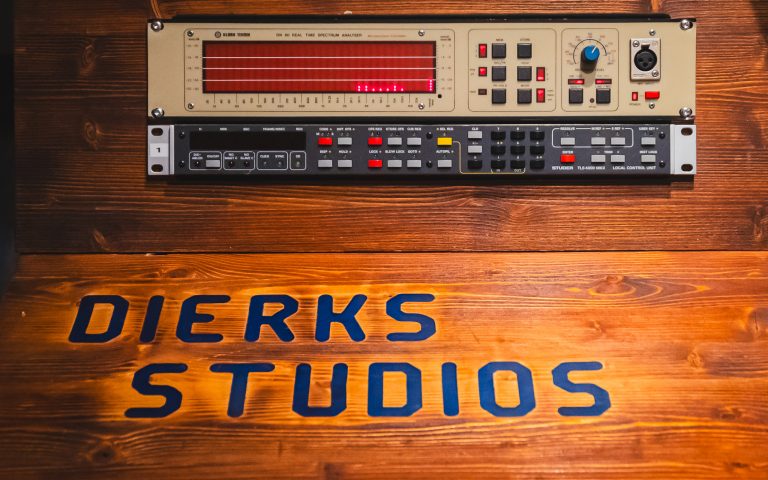 studio_1_controlroom_12