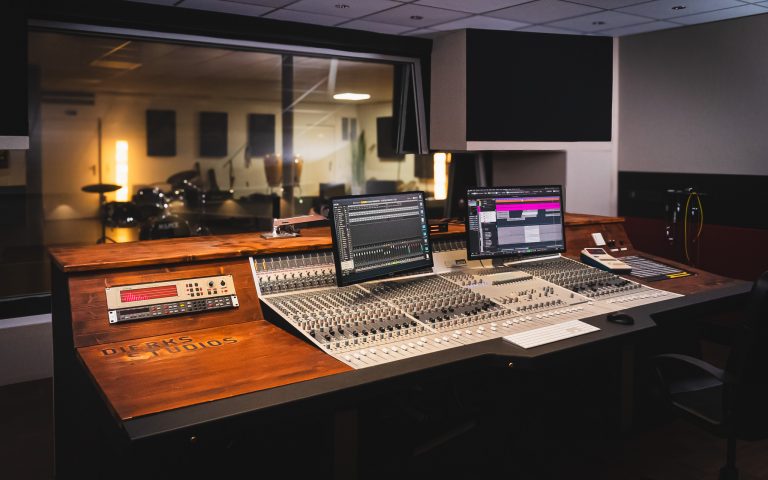 studio_1_controlroom_5