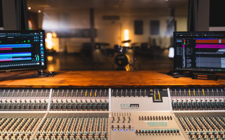 studio_1_controlroom_3