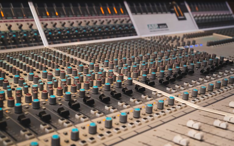 studio_1_controlroom_2