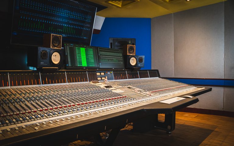 Control room studio 3_22